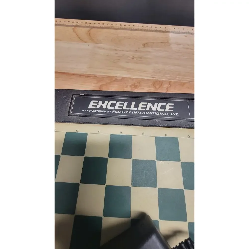 Fidelity Electronics Chess Challenger - Model 6080 - Read